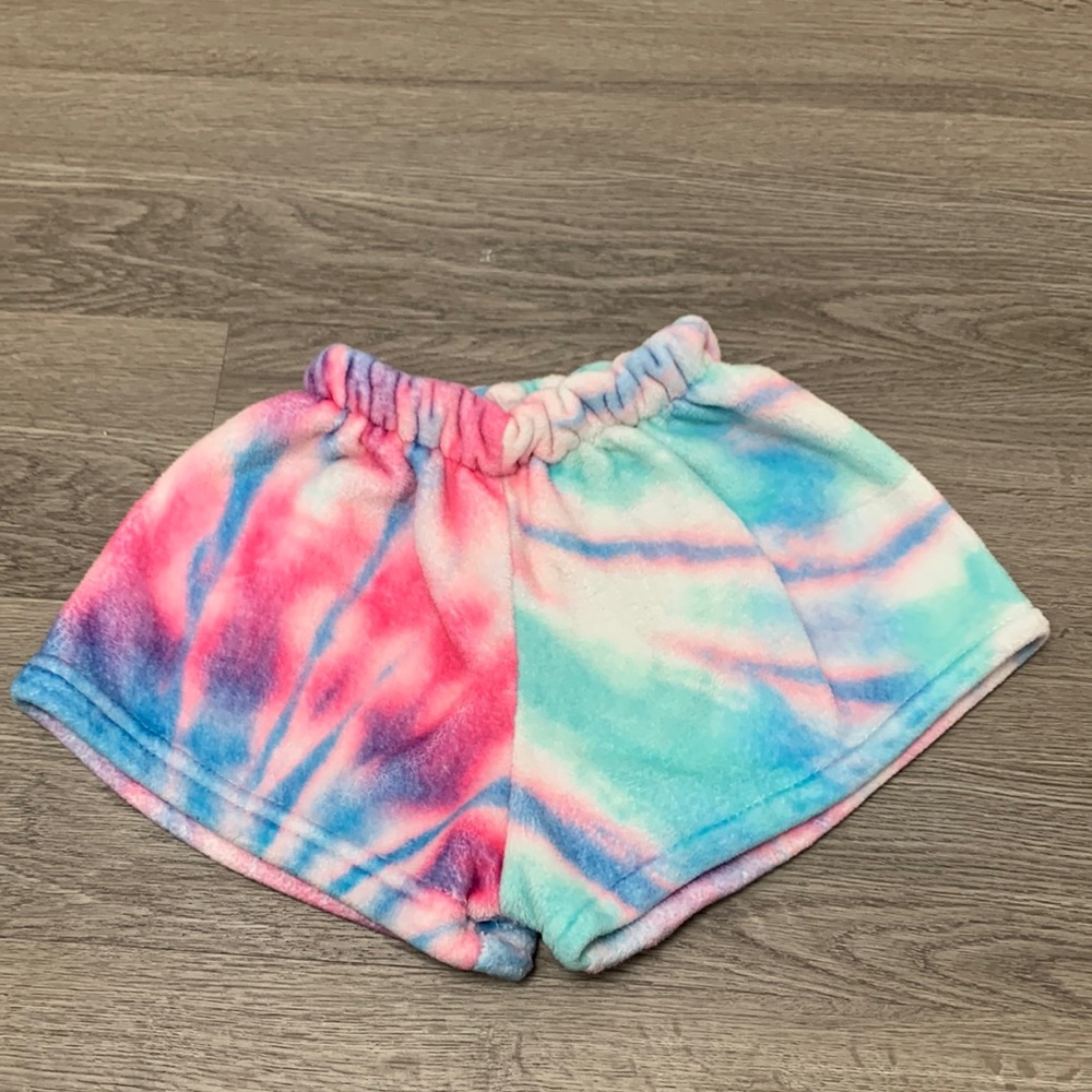 Top Trenz Fuzzy Tie Dye Shorts - size kids 7/8